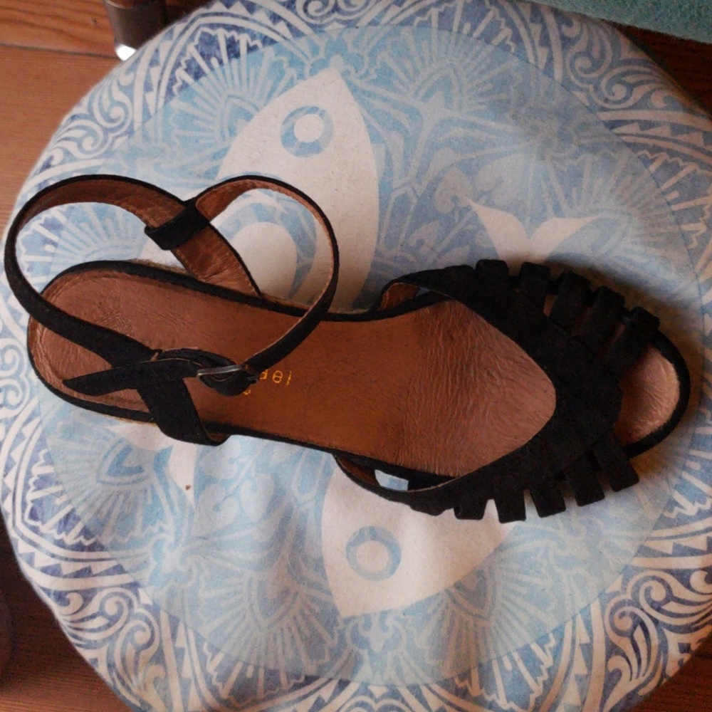 Open toe wedge shoes, minimal wear